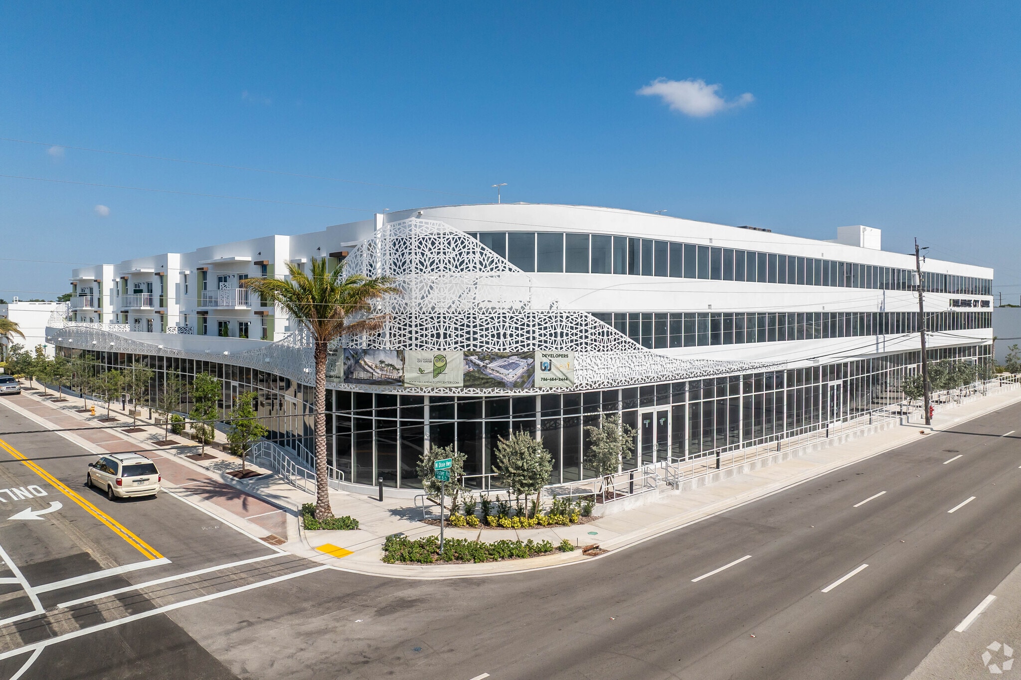 500 N Dixie Hwy, Hallandale Beach, FL for lease Building Photo- Image 1 of 16