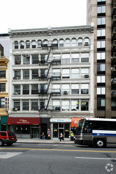 10 E 23rd St, New York, NY for lease - Building Photo - Image 3 of 11