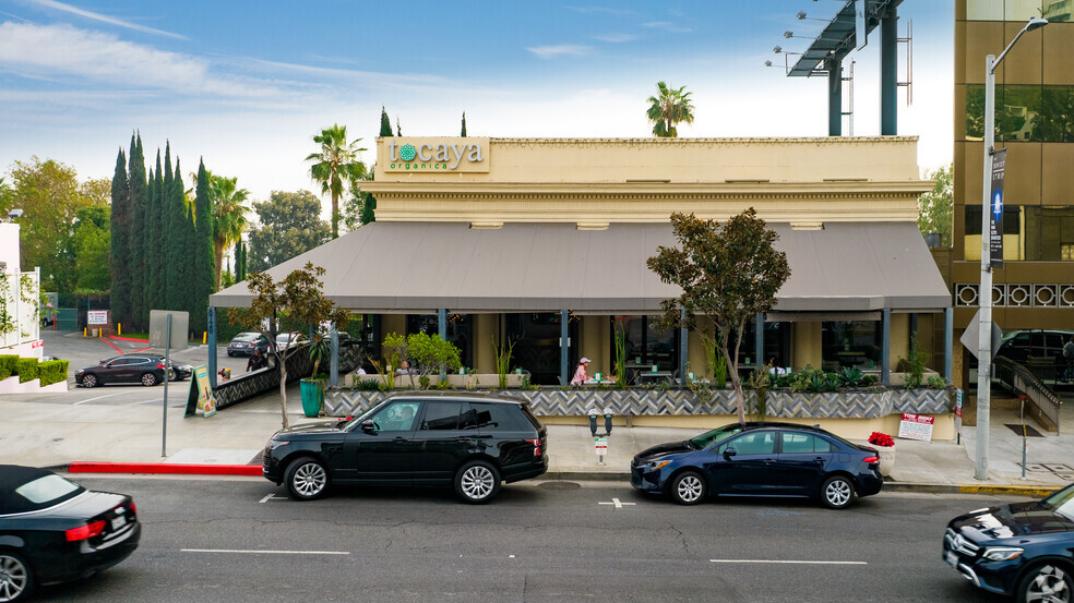 8720 W Sunset Blvd, West Hollywood, CA for lease - Primary Photo - Image 1 of 5