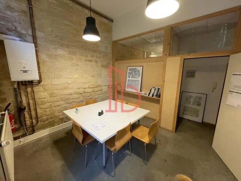 Office in Bordeaux for lease - Building Photo - Image 3 of 5