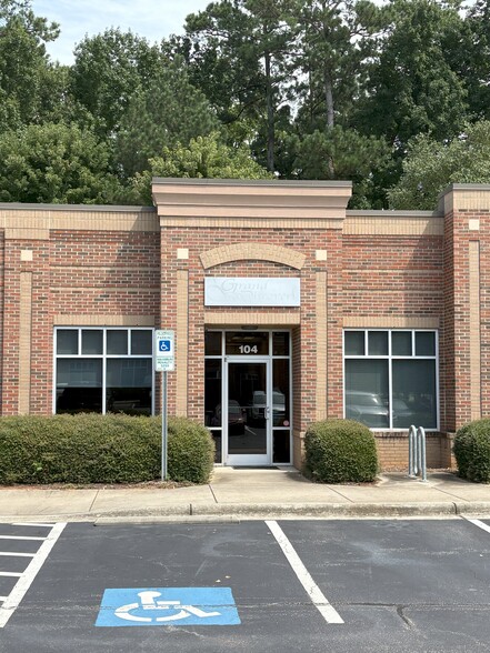 455 Swiftside Dr, Raleigh, NC for sale - Building Photo - Image 2 of 9