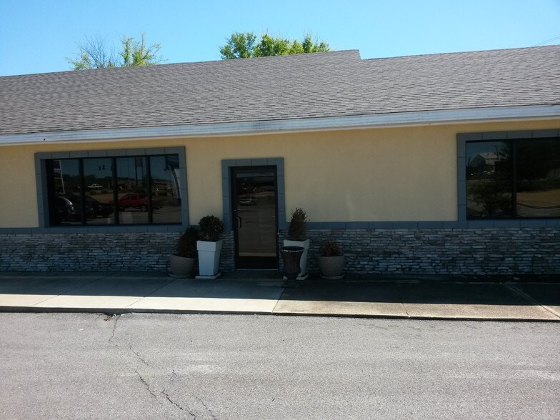 302 State Highway 30 W, New Albany, MS 38652