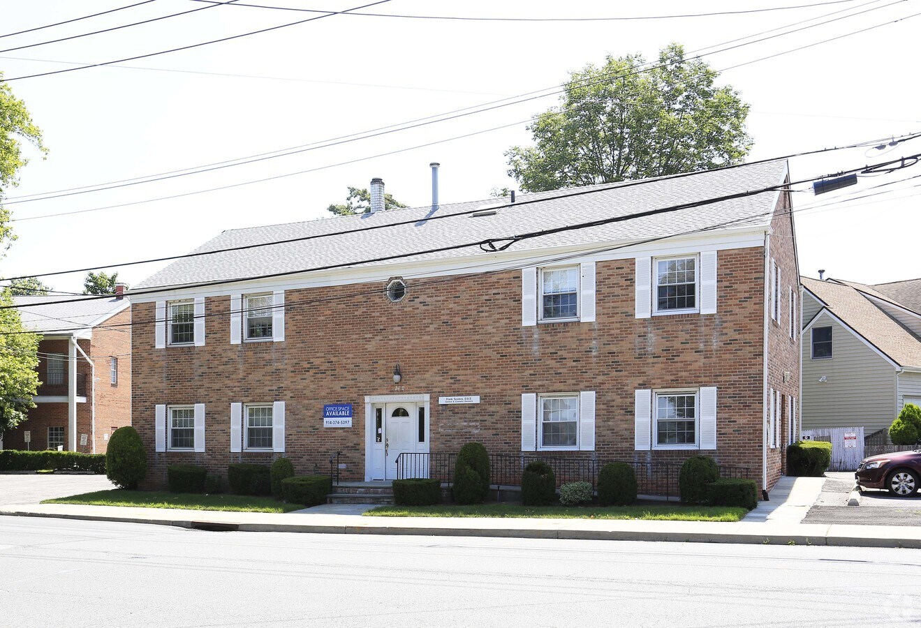 270 White Plains Rd, Eastchester, NY 10709