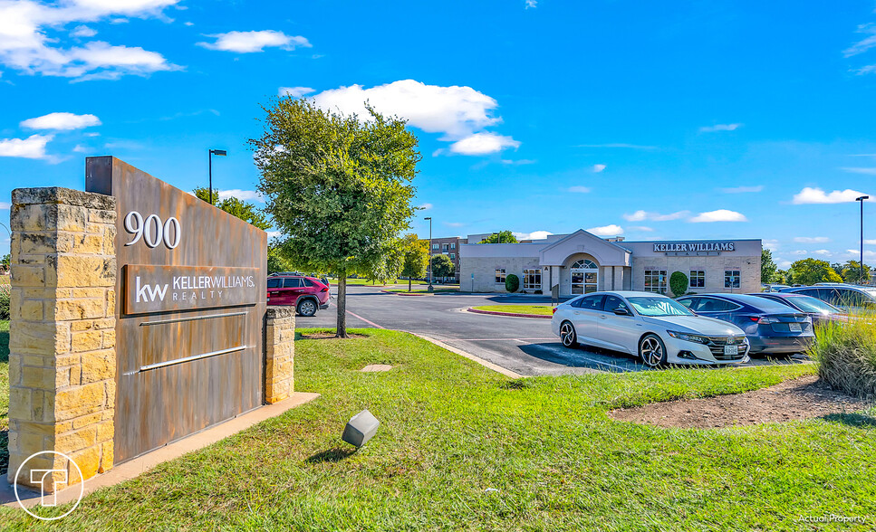 900 Quest Blvd, Cedar Park, TX for lease - Building Photo - Image 1 of 19