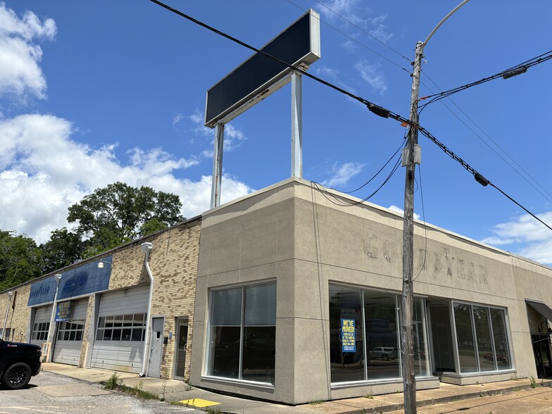 620 W Main St, Tupelo, MS for lease - Building Photo - Image 2 of 8