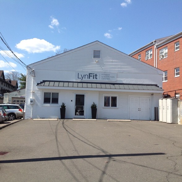 323 Strawberry Hill Ave, Norwalk, CT 06851