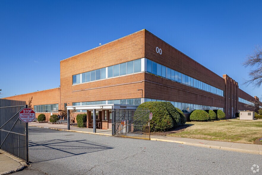 2200 Broening Hwy, Baltimore, MD for sale - Primary Photo - Image 1 of 1