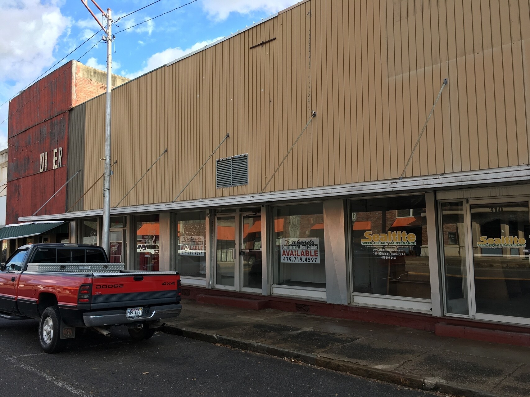 312 N Main St, Mulberry, AR for sale Primary Photo- Image 1 of 1