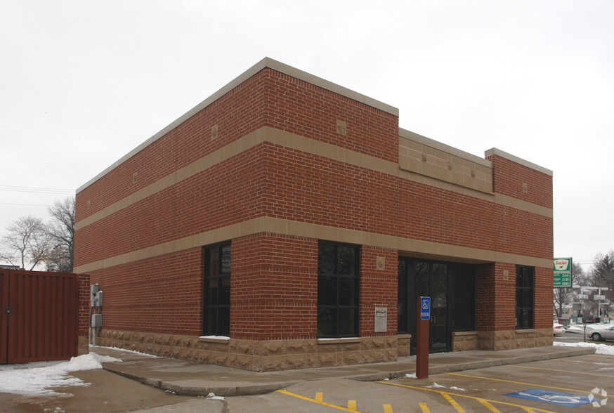 7500 State Line Rd, Prairie Village, KS for lease - Building Photo - Image 2 of 2