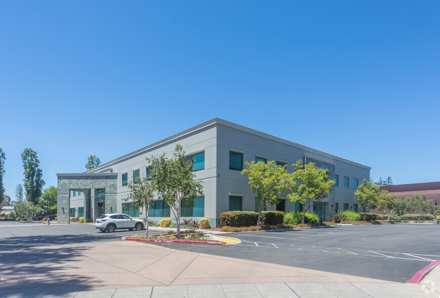 165 Gibraltar Ct, Sunnyvale, CA for lease - Primary Photo - Image 1 of 3