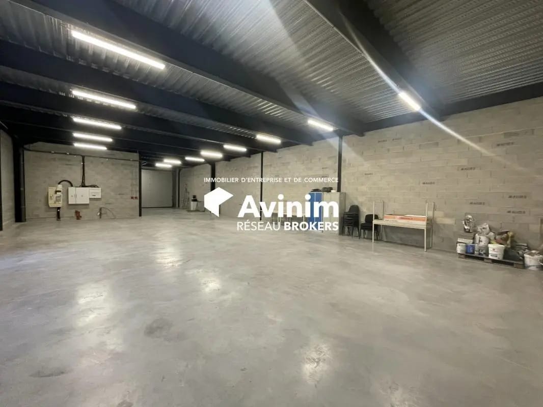 Industrial in Rousset for sale Interior Photo- Image 1 of 9