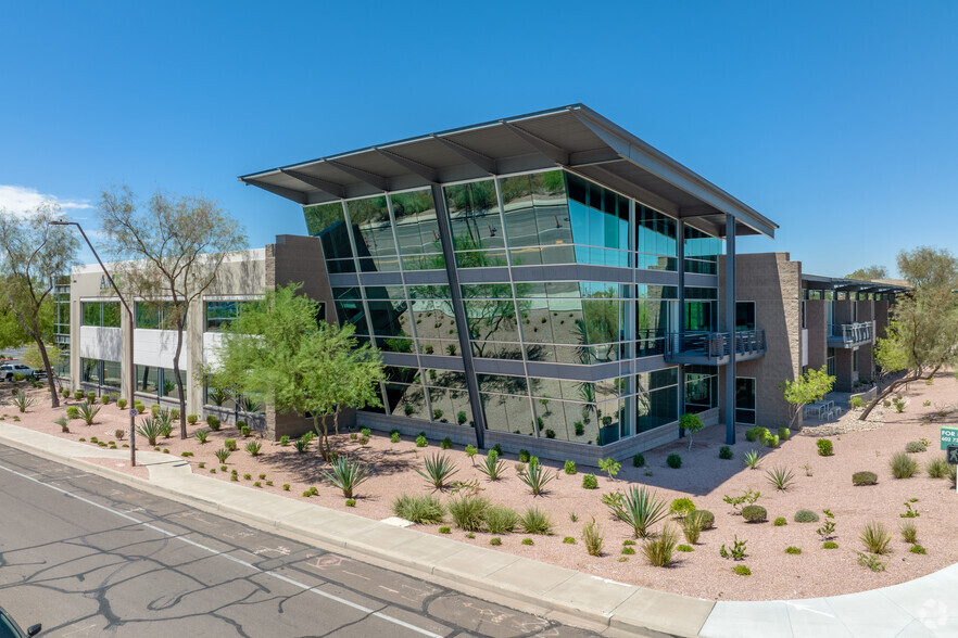 5555 E Van Buren St, Phoenix, AZ for lease - Building Photo - Image 1 of 6