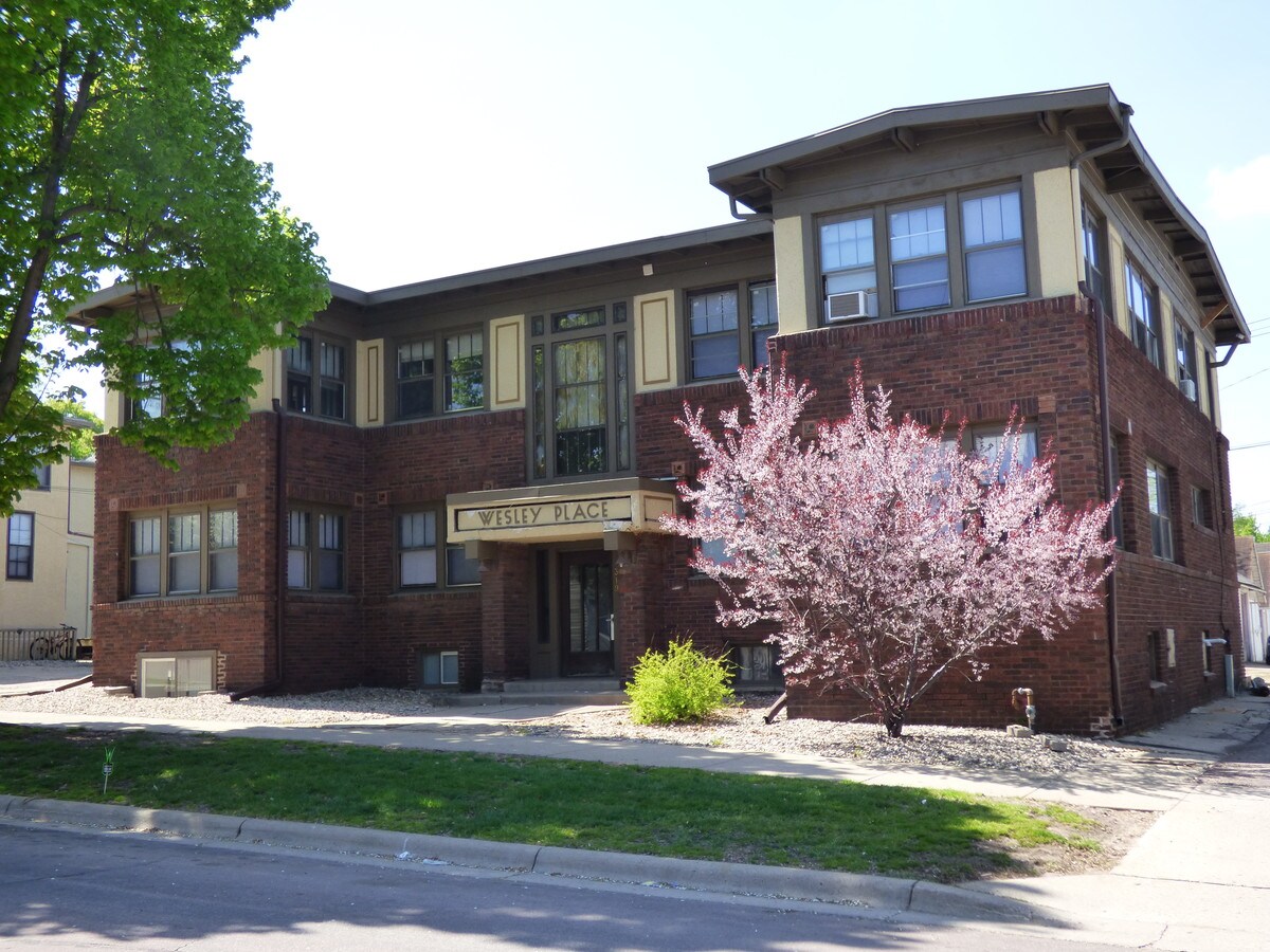 319 E Washington St, Mankato, MN 56001