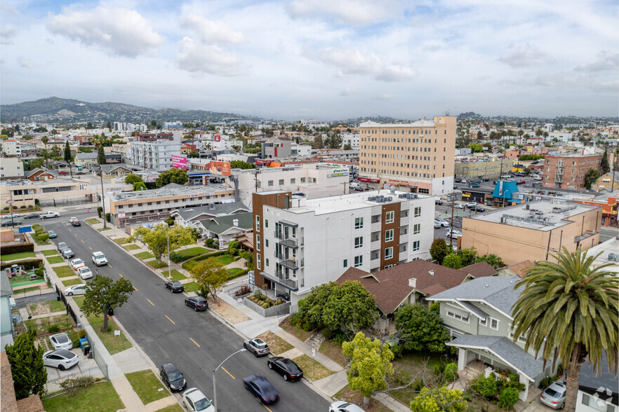 222 N Manhattan Pl, Los Angeles, CA for sale - Building Photo - Image 3 of 7