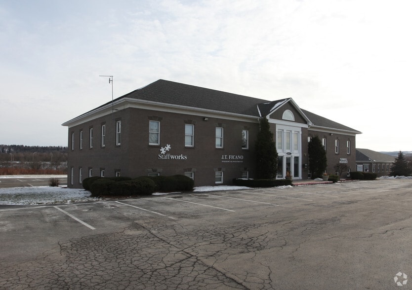 600 French Rd, New Hartford, NY for lease - Building Photo - Image 3 of 4