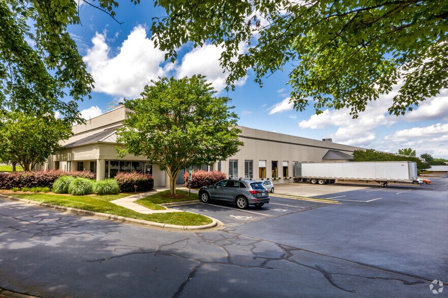 3600 Westinghouse Blvd, Charlotte, NC for lease - Primary Photo - Image 1 of 6