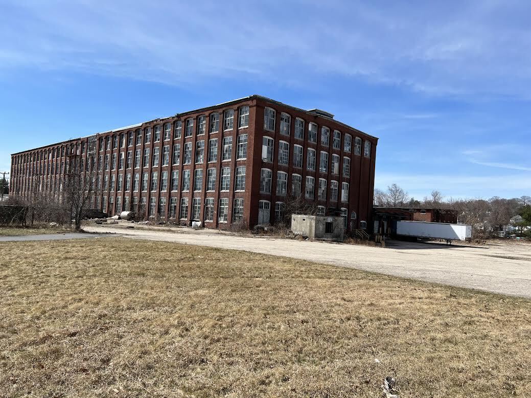20 Privilege St, Woonsocket, RI 02895 Waterfront 192k SF mill6.54