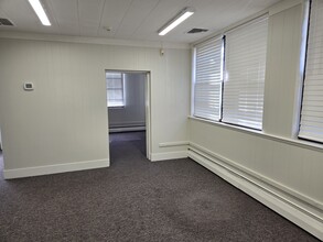 84 Custer St, West Hartford, CT for lease Building Photo- Image 2 of 2