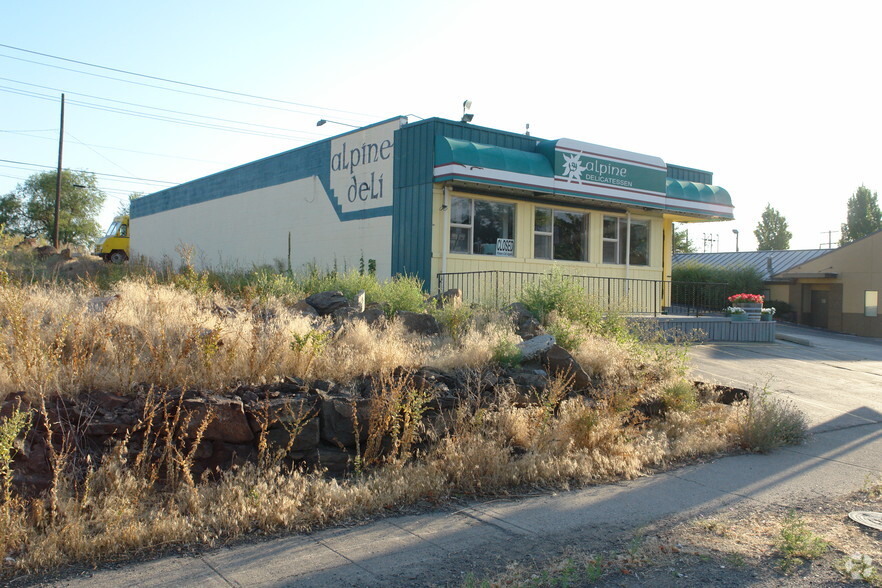 417 E 3rd Ave, Spokane, WA for lease - Building Photo - Image 2 of 2