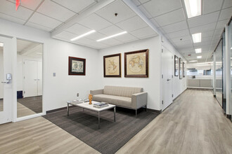 100 N Pitt St, Alexandria, VA for lease Interior Photo- Image 2 of 6