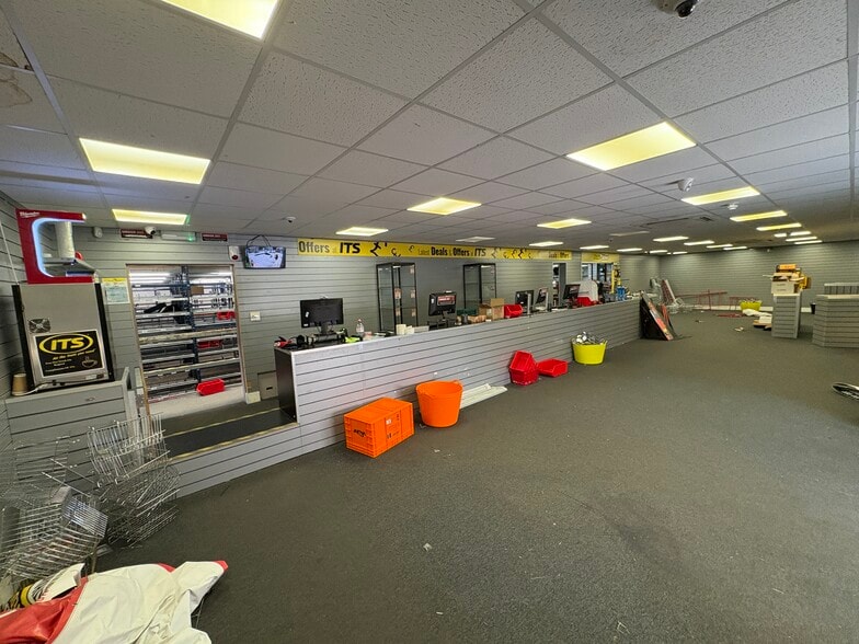 479 Lea Bridge Rd, London for lease - Interior Photo - Image 3 of 4