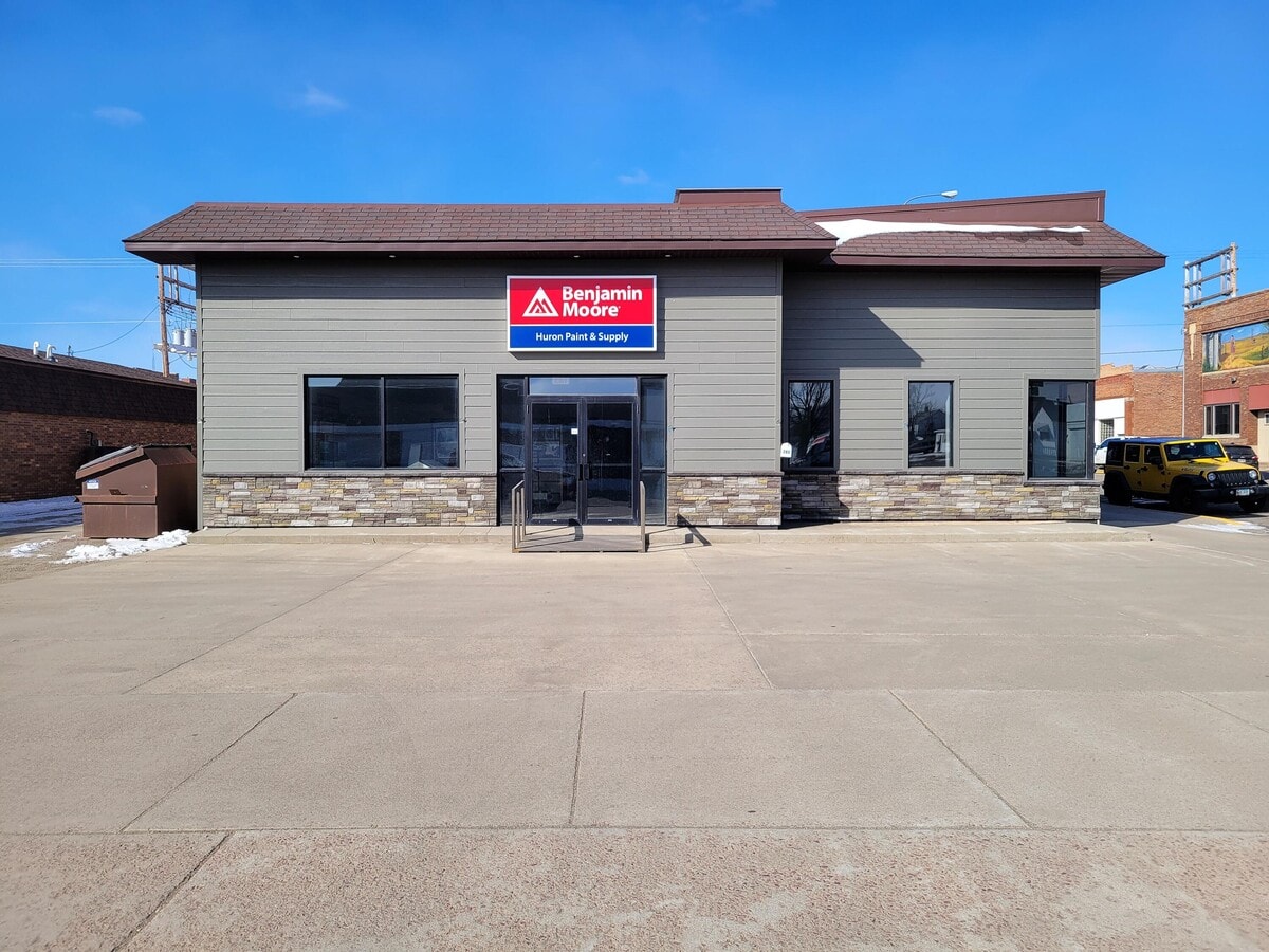 203 Kansas Ave SE, Huron, SD 57350