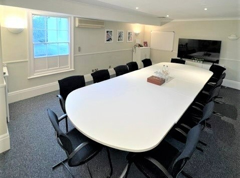 Basingstoke Rd, Reading for lease - Interior Photo - Image 3 of 17