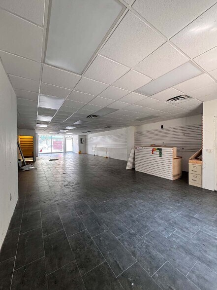 4308-4310 Broadway, Astoria, NY for lease - Building Photo - Image 3 of 3