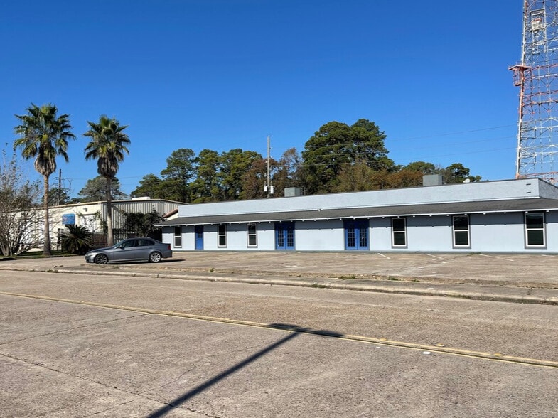 19419 N Freeway, Spring, TX for lease - Building Photo - Image 3 of 9