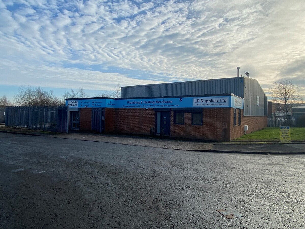 Howley Park Rd, Leeds, LS27 0BN