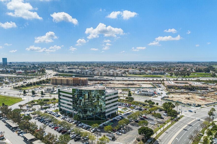 1000 Town Center Dr, Oxnard, CA for lease - Building Photo - Image 2 of 17