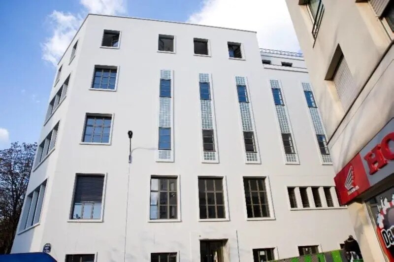 Location Bureaux 91 m² - Photo 1