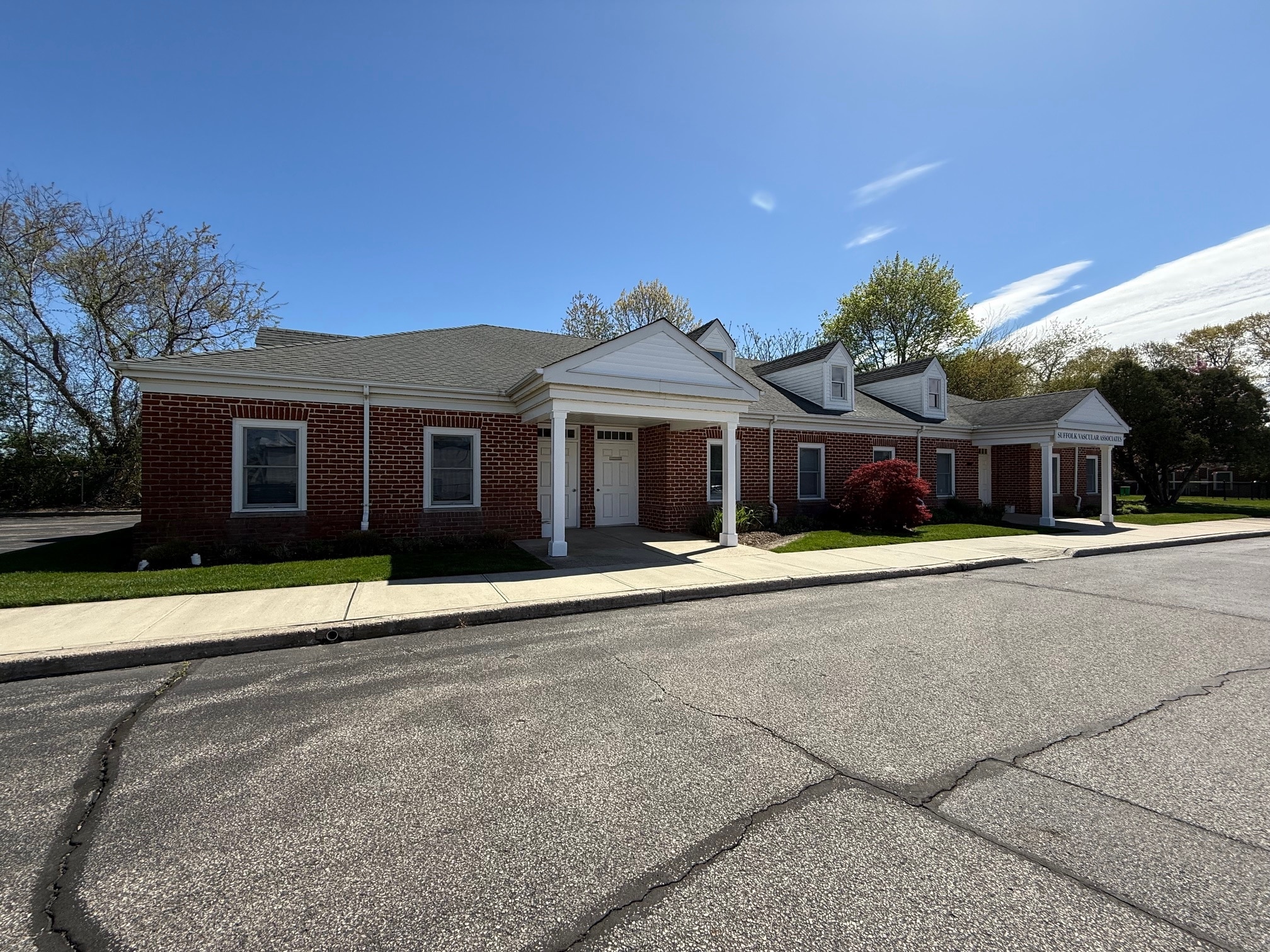 1149 Old Country Rd, Riverhead, NY for lease Interior Photo- Image 1 of 7