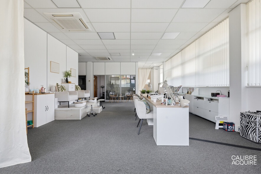 Edinburgh Way, Harlow for sale - Building Photo - Image 2 of 44