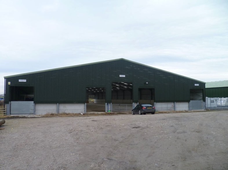 Preese Hall, Weeton for sale - Primary Photo - Image 1 of 1