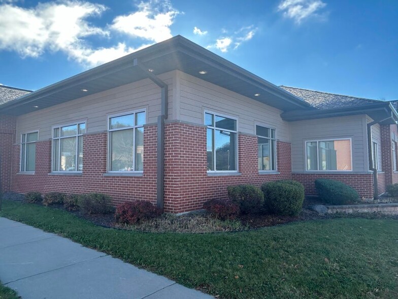 165 W Haseltine St, Richland Center, WI for lease - Primary Photo - Image 1 of 22