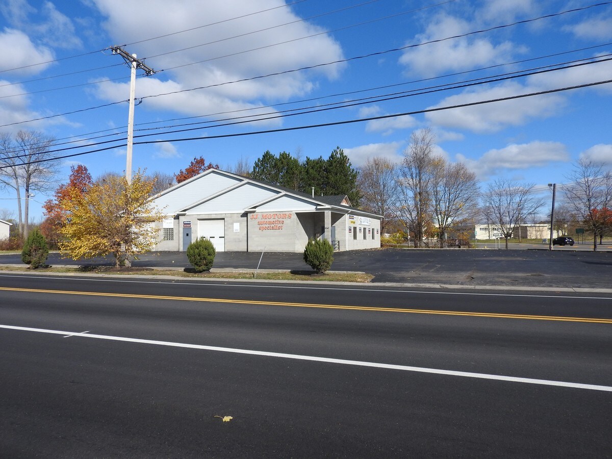 2047 River Rd, Wheatfield, NY 14304