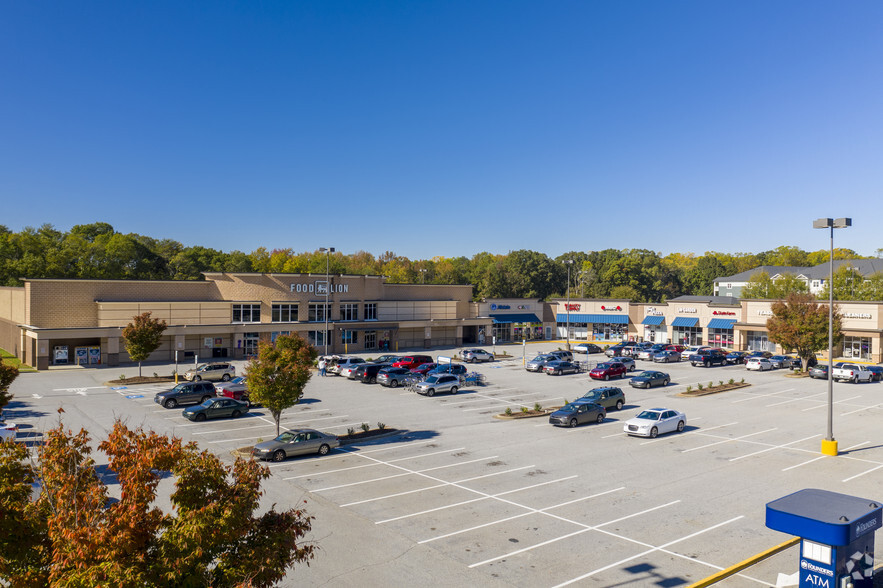 1004 W Georgia Rd, Simpsonville, SC for lease - Primary Photo - Image 1 of 8