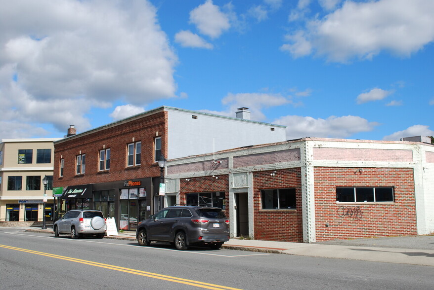 592 Moody St, Waltham, MA for sale - Building Photo - Image 1 of 1