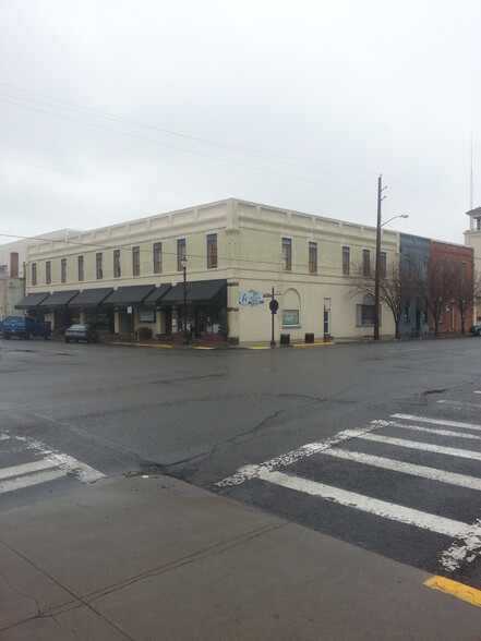 101-111 Depot St, La Grande, OR for lease - Building Photo - Image 1 of 11