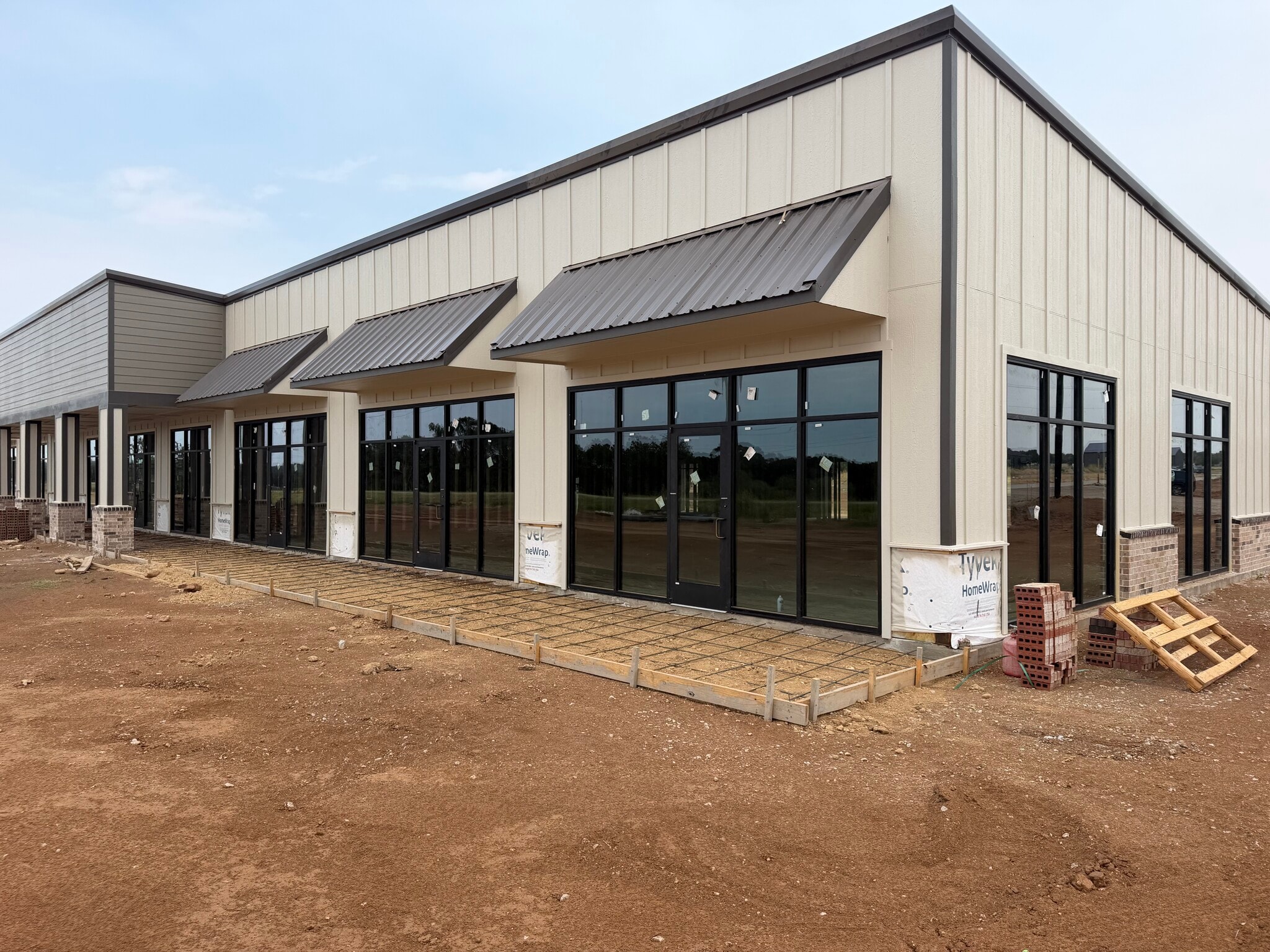 1001 Industrial Ct, Weatherford, TX for lease Interior Photo- Image 1 of 3