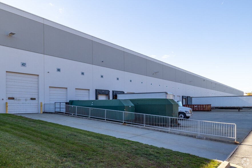 350 Winmeyer Ave, Odenton, MD for lease - Building Photo - Image 2 of 4