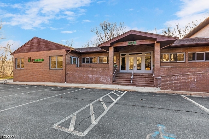 206 Macopin Rd, Bloomingdale, NJ for lease - Building Photo - Image 2 of 21