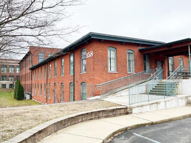 158 Hartford Rd, Manchester, CT for sale - Building Photo - Image 3 of 12