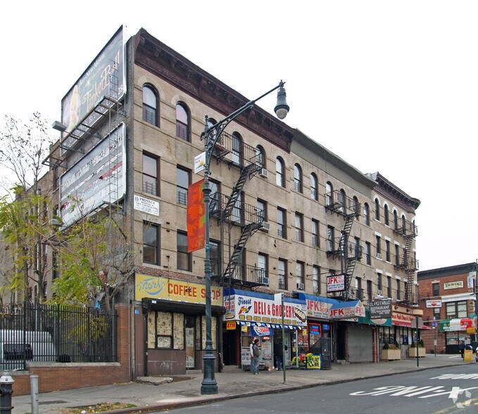 887 5th Ave