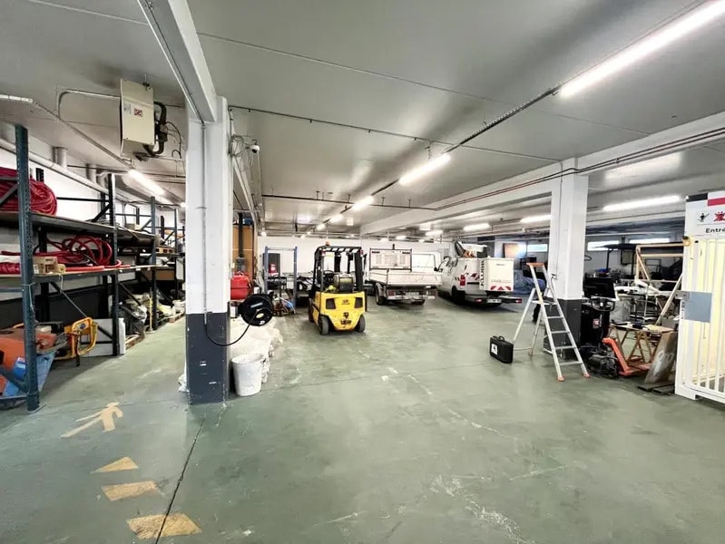 Vente Entrepôt 1 600 m² - Photo 1