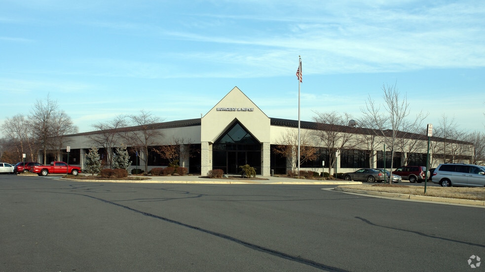 4160 Pleasant Valley Rd, Chantilly, VA for sale - Building Photo - Image 1 of 5