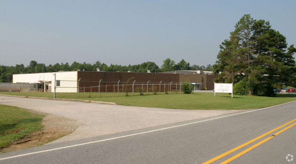 303 Albemarle St, Lexington, NC for lease - Primary Photo - Image 1 of 6