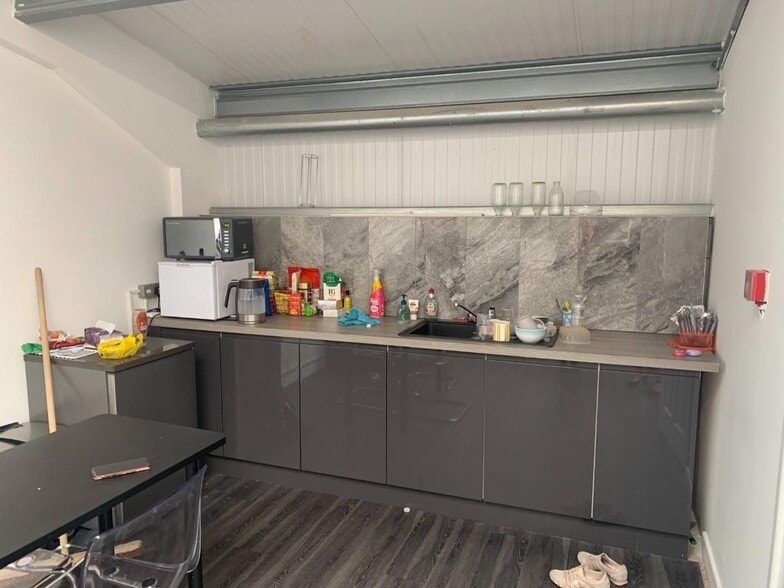 Appledown Way, Canterbury for lease - Interior Photo - Image 3 of 8