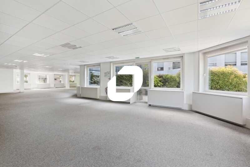 Office in Suresnes for lease Building Photo- Image 1 of 14